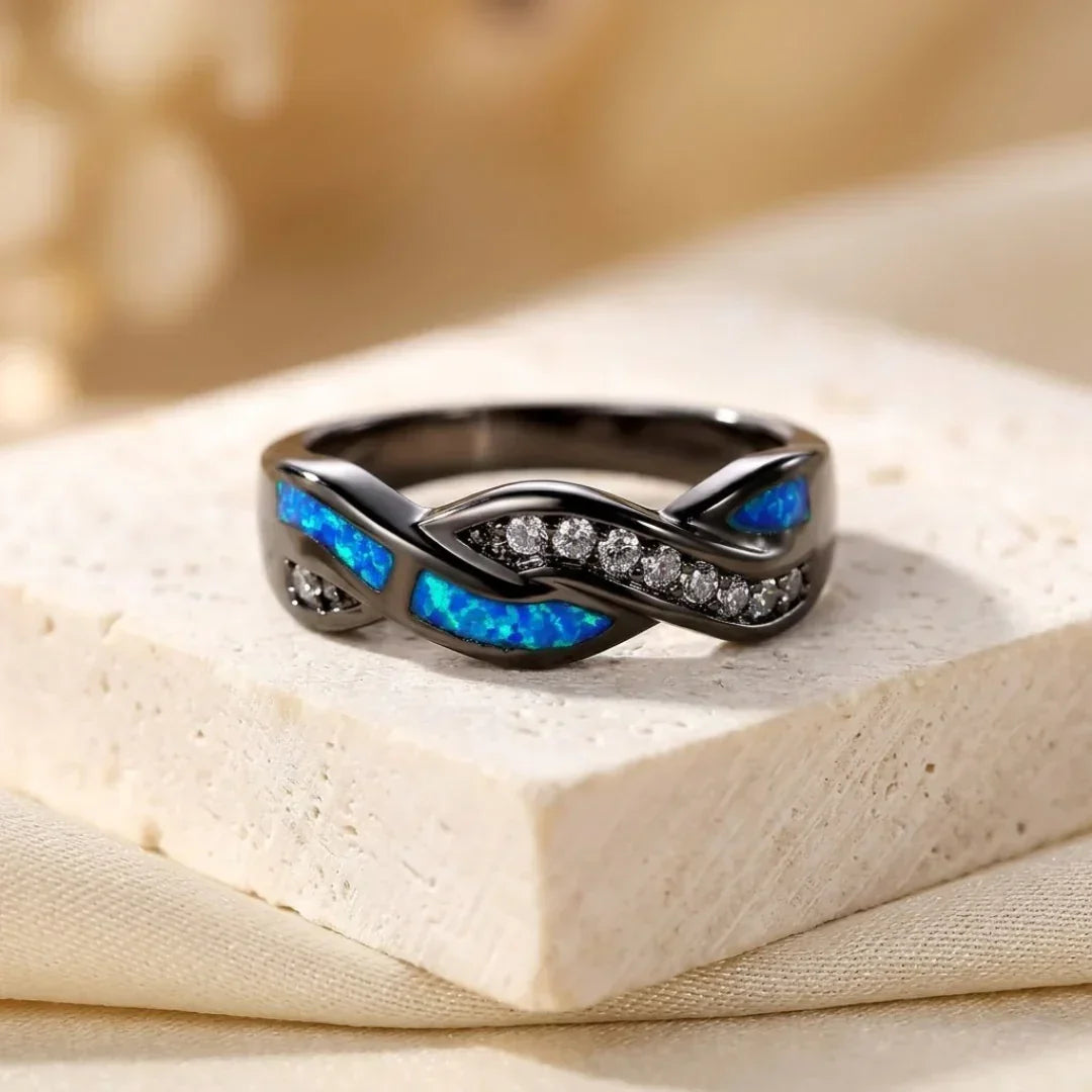 Silberner Ring mit gedrehter Fassung