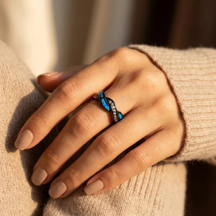 Silberner Ring mit gedrehter Fassung