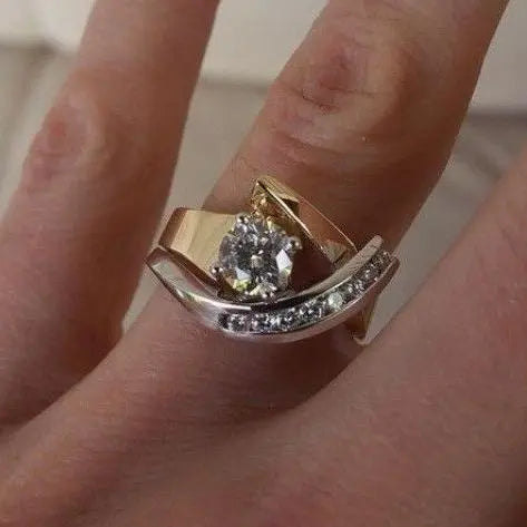 Antik inspirierter, unregelmässiger Gold- und Silberring mit Zirkonia