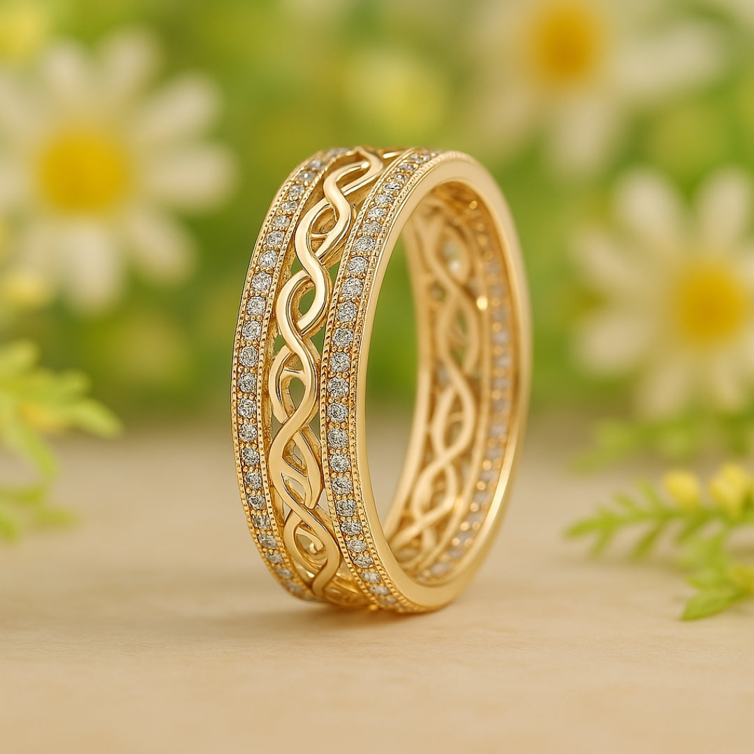 Glänzender, durchbrochener Goldring